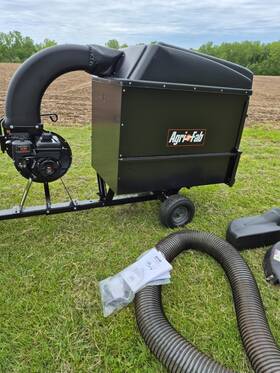 Agri-fab 45-05771 Estate Agri-fab Mow-n-vac - Only Used Once Read And See Video