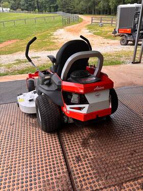 915279 Ariens Ikon 52in 21.5hp Kawasaki Zero Turn Mower - Orange/black