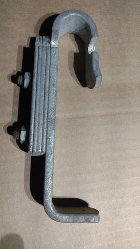 C17281 Case Ingersoll C18811 Used Lift Latch Incudes 4 Spacers