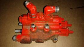 C33473 Case Ingersoll Used Travel Control Valve 3000/4000 Series Garden Tractor