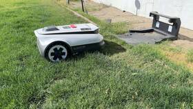 A2500 Ecovacs No Wires Goat Rtk Robot Lawn Mower Dual Blades 5/8 Acre