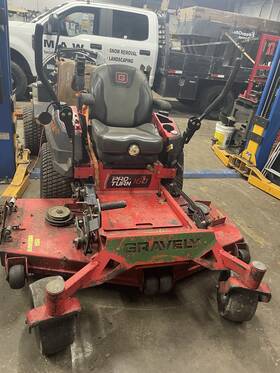 991140 Gravely Riding Lawn Mower