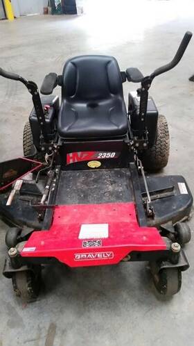 Hvz2350 Gravely Riding Mower Zero Turn - 2 200