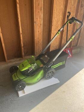 2531702 Greenworks Pro Self-propelled Walk-behind Lawn Mower - Black/green