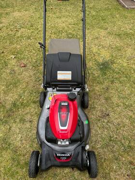 Hrn-21g Honda Hrn 21g Self-propelled Mulching Lawn Mower 21 Inch With Grass Bag