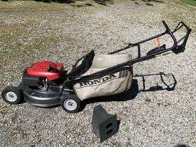 Vhn135u1g1ra Honda Hr215 Shaft Drive Self Propelled Bagger With Blade Clutch Mulching Plug