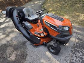 Ts148x Husqvarna Riding Lawn Mower With Double Bagger