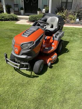Ts242xd Husqvarna 42 Inch Riding Mower With Bagger - 20 Hrs