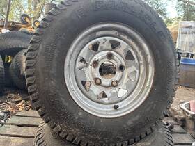 L52-or-l53 Hustler X-one Rear Tire 24x9.50-12 / 930586