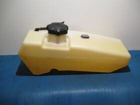 Am136636 John Deere Z225 Fuel Tank