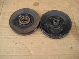Am30689 John Deere 140 300 312 314 317 318 332 - Pair Of Mower Mule Drive Pulleys