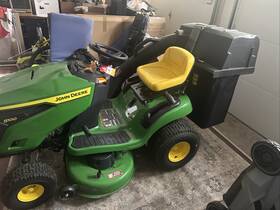 Bg21272 John Deere S100 42 Inch 17.5 Hp Tractor