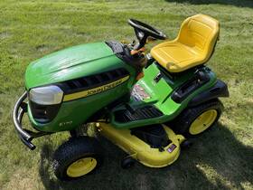 M78543 John Deere E170 Lawn Mower