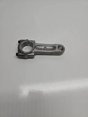 M92075 John Deere Lt155 Connecting Rod