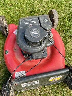112-410r088 Montgomery Ward Briggs And Stratton Gas Walk-behind Lawn Mower 3.5 Hp Rotary Red/black