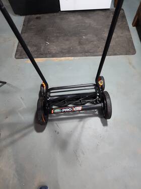 716-18s Scotts 18-inch 7-blade Push Manual Reel Lawn Mower