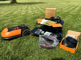 Wr155 Worx 845534027983 20v Cordless Robotic Mower - Black/orange