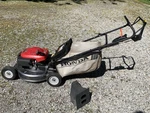 Honda HR215 Shaft Drive Self Propelled Bagger W/blade Clutch, Mulching Plug. Fixed Price $350.00.
